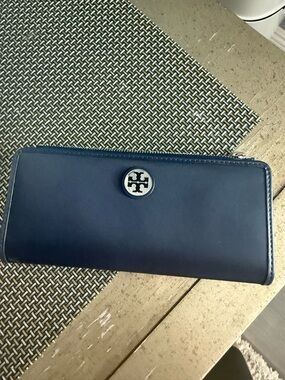 Tory Burch Nylon Small Slim Envelope Wallet Tory Navy Blue Silver